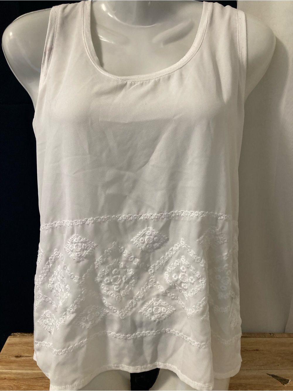 Smart Set White Embroidered Boho Tank Top Small